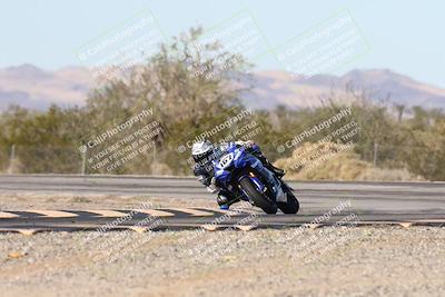 media/Dec-06-2025-CVMA (Sat) [[4a896cc04c]]/Race 4-Formula Middleweight/